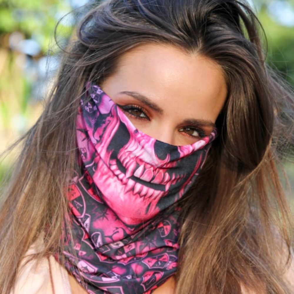 NWOT stretchy face shield